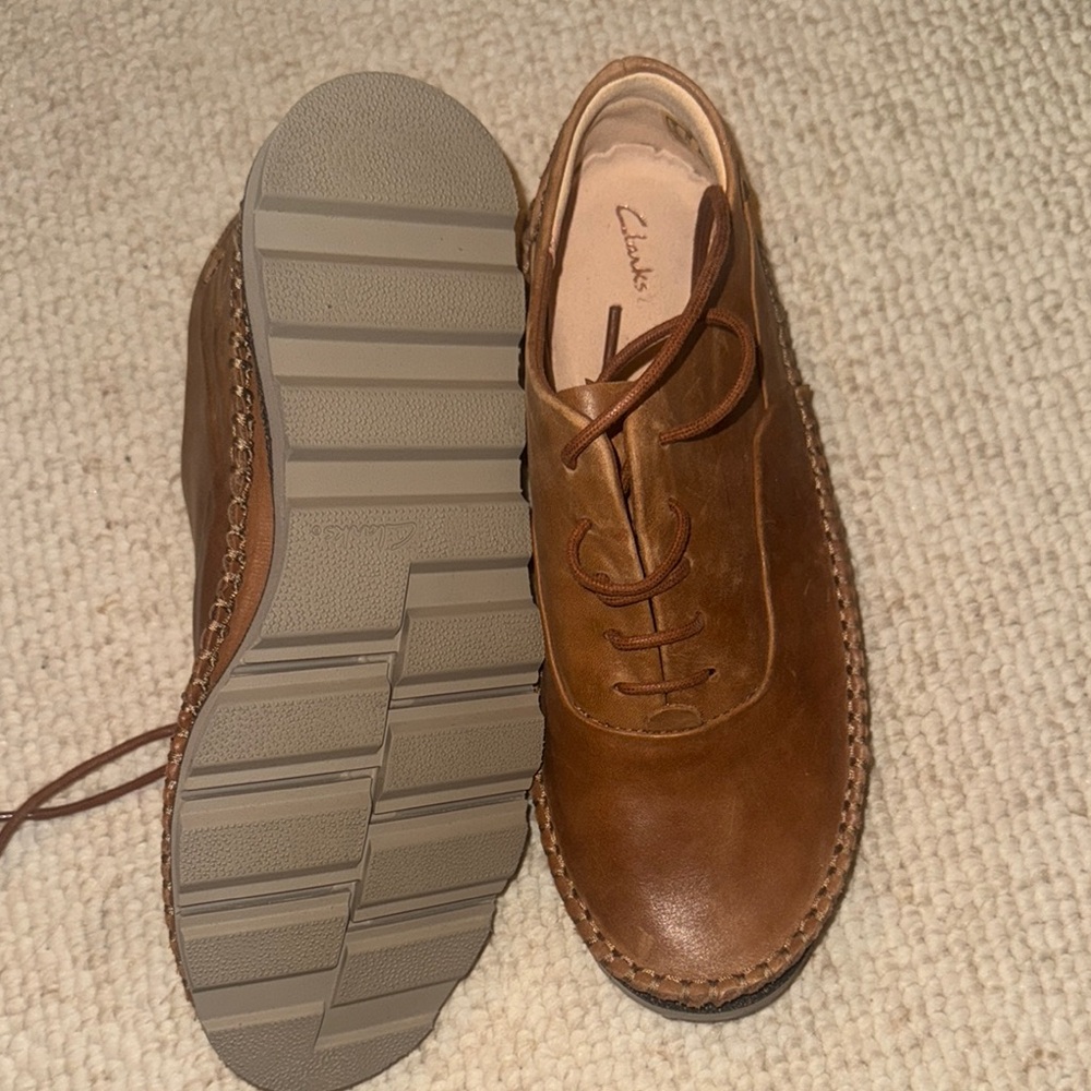 Clarks Brown Leather Shoes - Picture 3 of 5